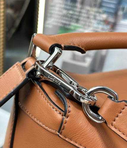 شنطة من لويفي صغيرة كلاسيكيه