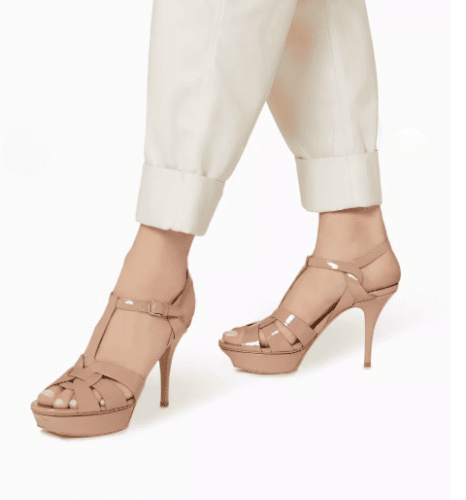 كعب نسائي بكعب عالٍ من سان لوران