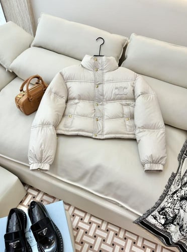 جاكيت سيلين القصير المميز