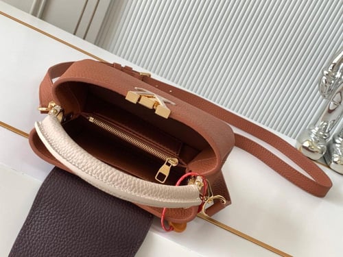 شنطة لويس فيتون الفاخرة بلون الكراميل