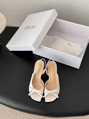 كعب ديور بو بمقدمة مربعه - Dior