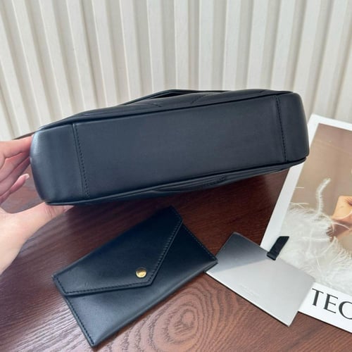 شنطة لولو بافر متوسطة بسلسلة من سان لوران