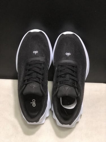 حذاء ALO الرياضي – أسود وأبيض