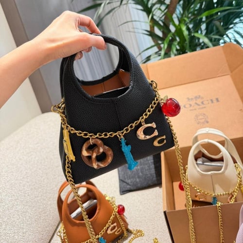 حقيبة لانا شولدر من كوتش - مقاس 19