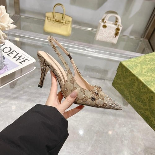 كعب عالي 8.5 سم مفتوح من الخلف مع شريط مطاطي