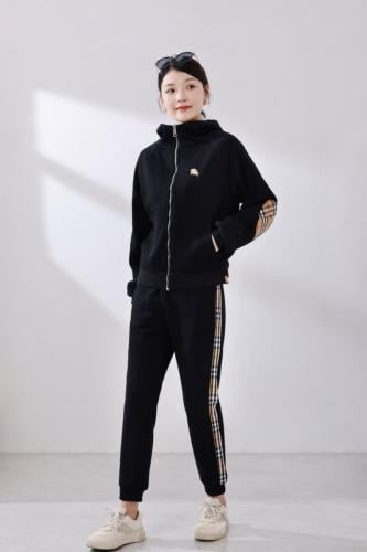 طقم بجامة رياضية بترصيع نقشة التارتان الجانبية