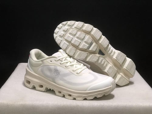 حذاء من لويفي – رياضي