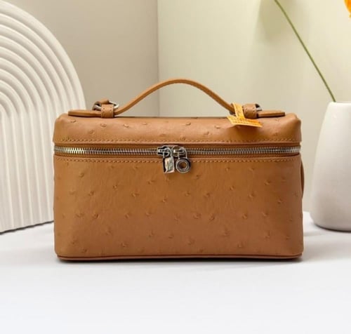 حقيبة مستحضرات تجميل