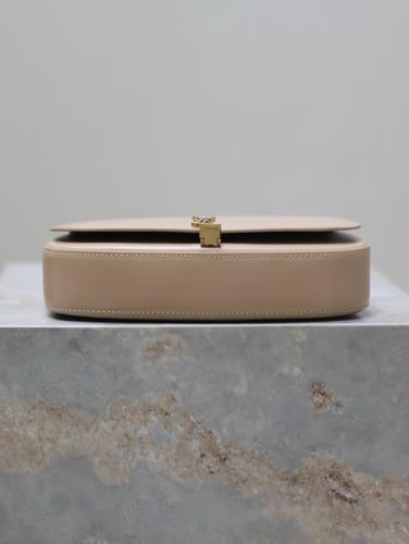 حقيبة كتف فولتير بتصميم نصف دائري من سان لوران