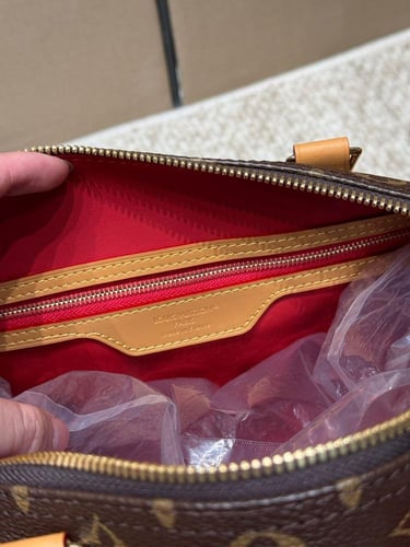 شنطة لويس فيتون سبيدي باندولير 30