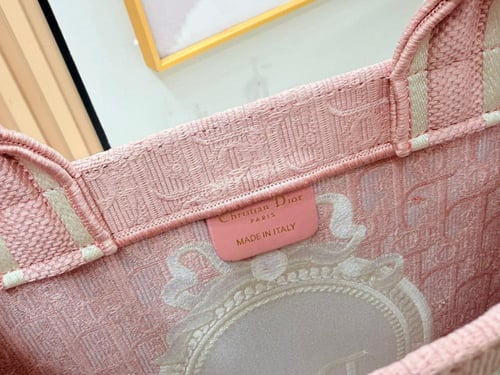 حقيبة ديور بوك توت صغيرة بنقشة ديور أوبليك Dior Bo...