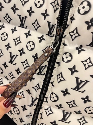 جاكيت لويس فيتون أسود وأبيض _ للنساء