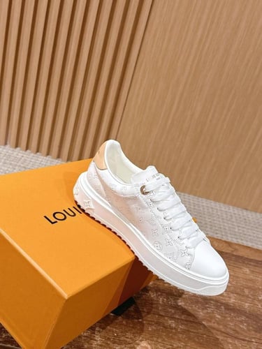 حذاء تايم اوت الرياضي من لويس فيتون