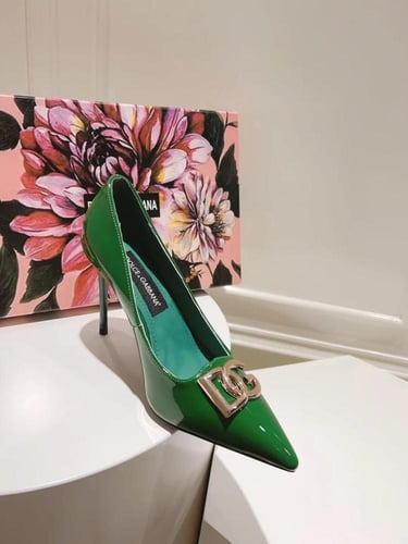 حذاء نسائي فاخر بكعب عالٍ من دوليتشي آند غابانا |...