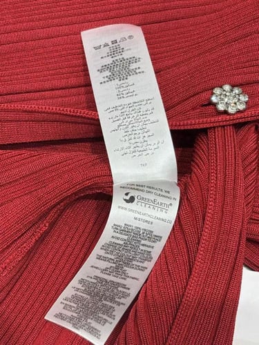 طقم بلوزة وتنورة ميدي محبوكة حمراء من سيلف بورتريه