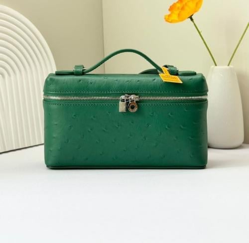 حقيبة مستحضرات تجميل