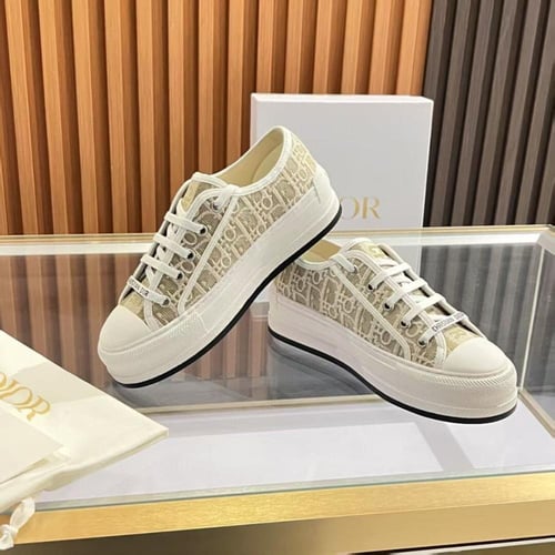 أحذية ديور النسائية الكاجوال المطرزة