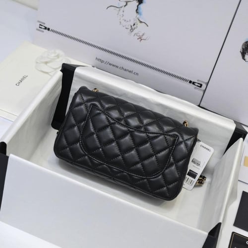 حقيبة شانيل كلاسيك كروس مقاس 20