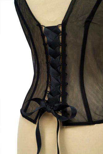 كورسية لون أسود شبك طويل