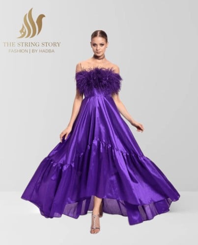 فستان راقي بصدريه من الريش