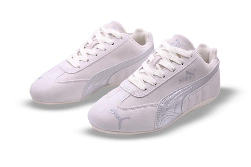 حذاء puma باللون اوف وايت مع السيلفر