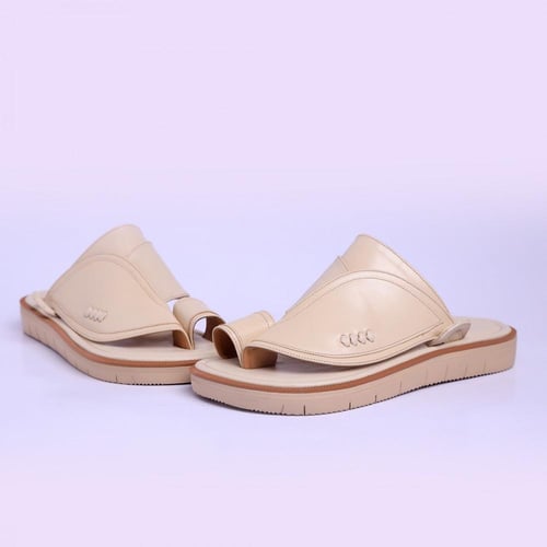 حذاء شرقي إيطالي باللون الكريمي