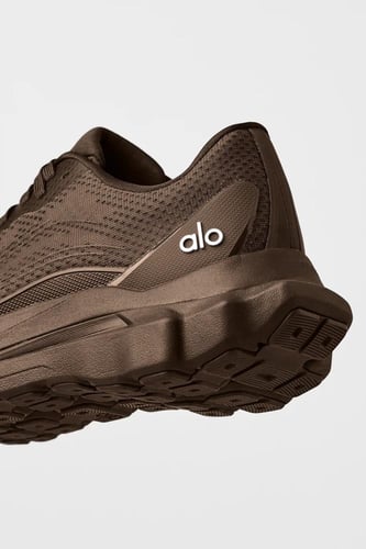 حذاء alo للجنسين لون براون