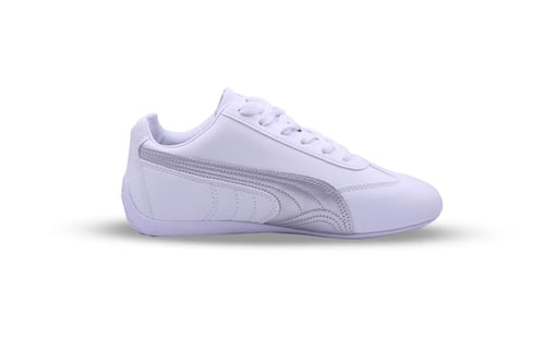 حذاء puma أبيض مع فضي