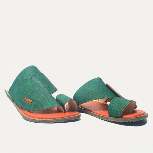 C41 حذاء شرقي وطني من ماركة سي ال تي