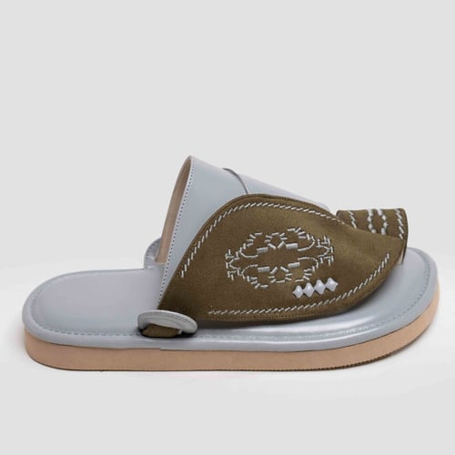 حذاء شرقي CLT 1003