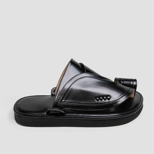 حذاء شرقي باللون الاسود الكامل 011