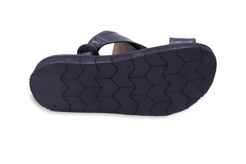 حذاء شرقي إيطالي شاين اسود