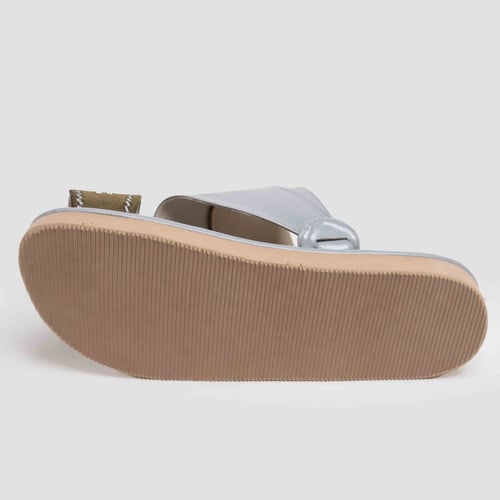 حذاء شرقي CLT 1003