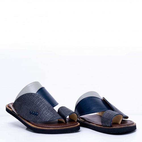 حذاء شرقي وطني من ماركة سي ال تي غصن