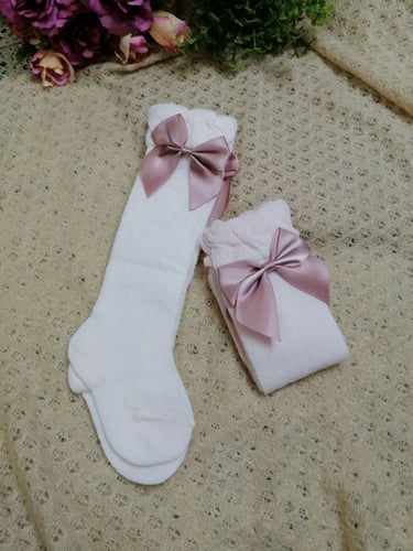 جوارب طويلة أنيقة ملونة