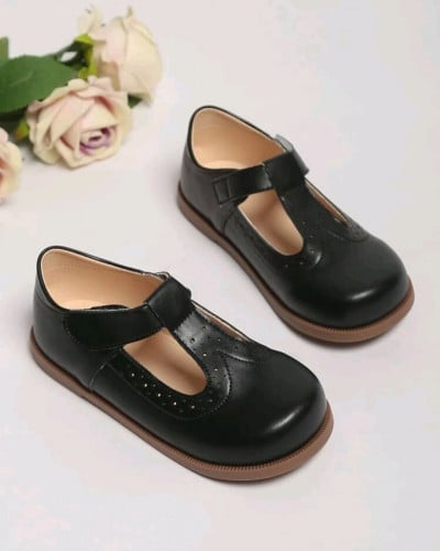 حذاء بنات كلاسك لون أسود