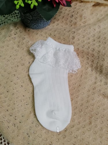 جوارب قصيرة بشريط مزركش