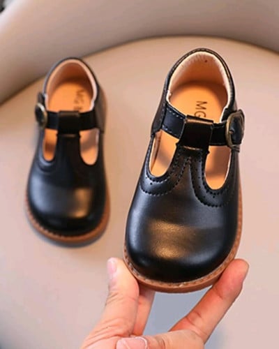 حذاء بناتي كلاسك لون أسود