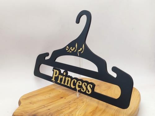 علاقات ملابس مخصصة