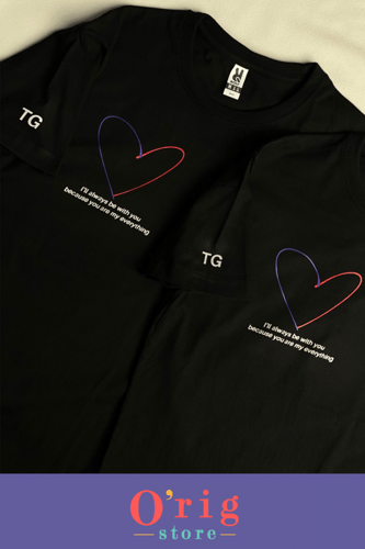 تيشيرتات قلب متعاكس أحمر وبنفسجي