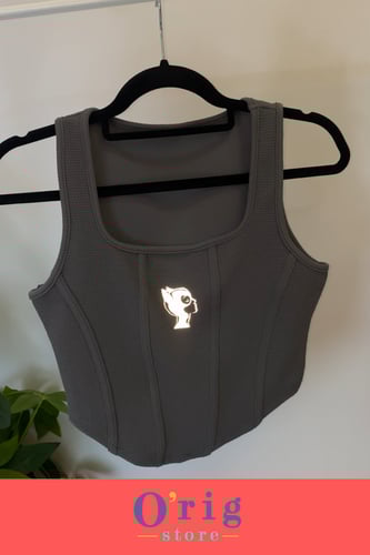 توب نسائي بشخصية كاتوومن