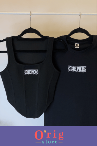 تيشيرت وتوب بشعار ون بيس