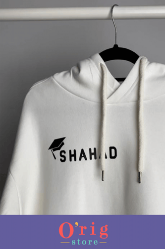 بلوفر تخرج قبعة واسم