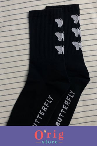 جوارب الفراشات السوداء