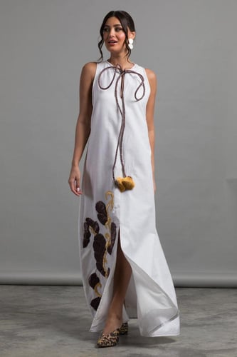 فستان لنن ابيض