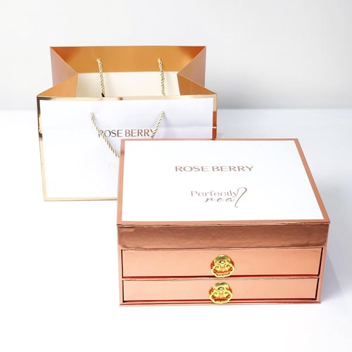 بوكس السحر الذهبي من روز بيري – 17 قطعة