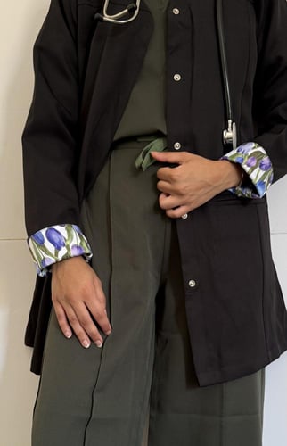 formal scrub-jacket- زيتي واسود