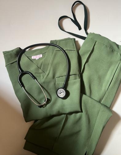 Formal Scrub - اخضر