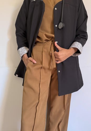 Formal -scrub - jacket بني واسود