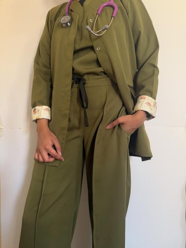 Formal scrub -jacket-olives